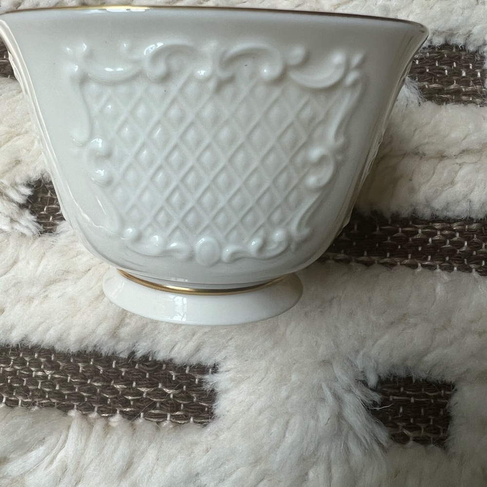 Vintage Lenox Special Canterbury Square Footed Treat/Candy/Nut Bowl - Picture 2 of 7